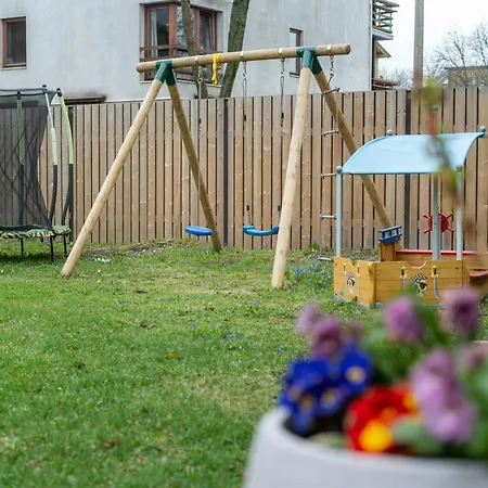 Garden Next To Telliskivi & Old Town * タリン