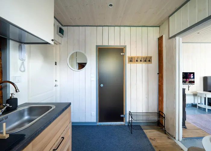 Garden Next To Telliskivi & Old Town * タリン